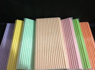 Straws in various colours